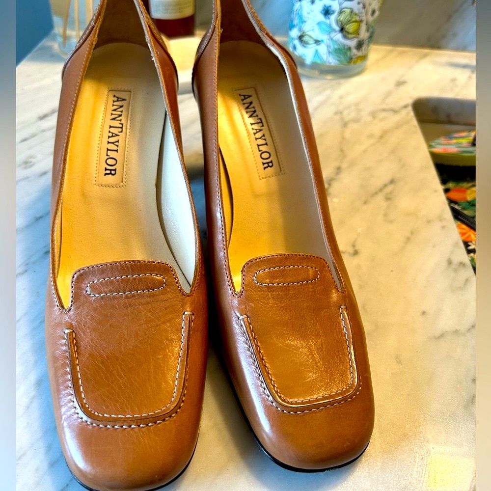 Ann Taylor British Tan Leather Heels Timeless Design
